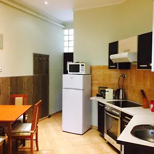 Kaz7 Kazinczy Apartment